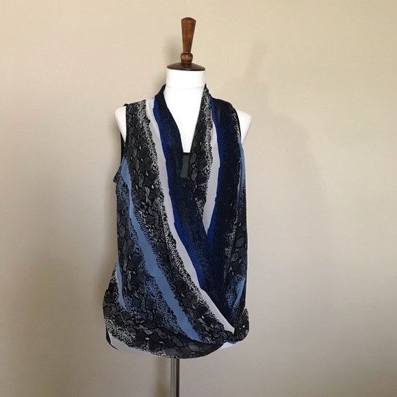 Kenneth Cole snakeskin lightweight blouse - Picture 2 of 5